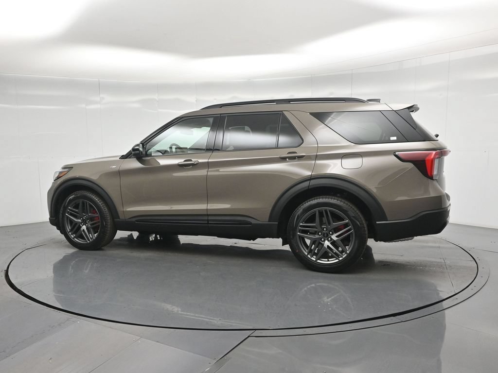New 2026 Ford Explorer ST-Line w/ ST-Line Street Pack AWD/4WD image 6