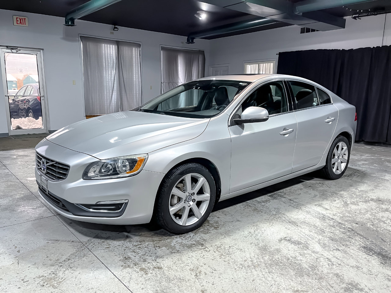 Used 2016 Volvo S60 T5 Premier image 4