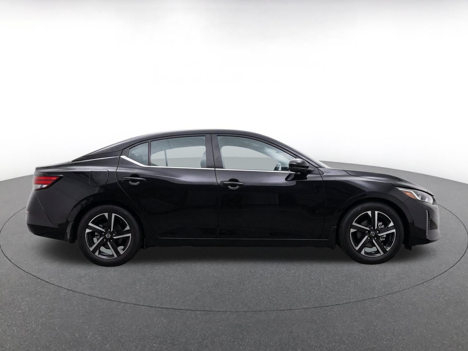 Used 2025 Nissan Sentra SV FWD image 9