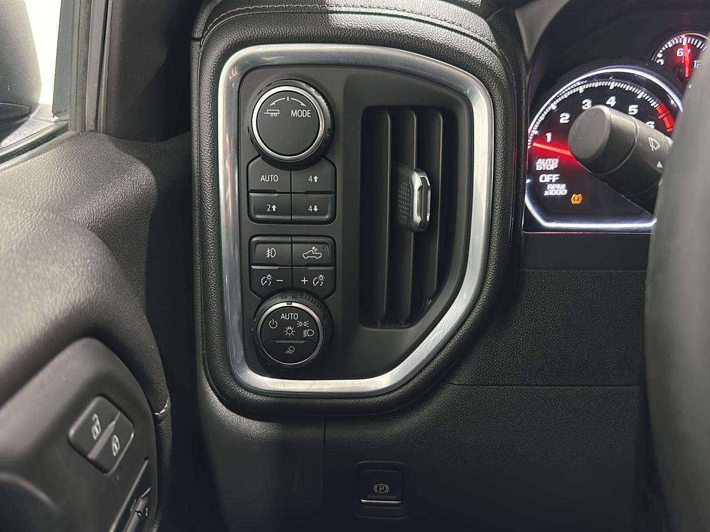 Used 2020 Chevrolet Silverado 1500 LTZ image 18