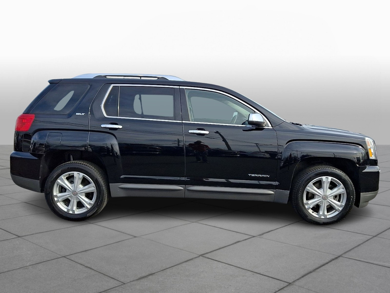 Used 2017 GMC Terrain SLT image 8