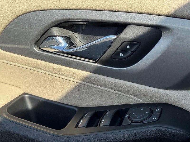 Used 2023 Chevrolet Traverse LS image 23