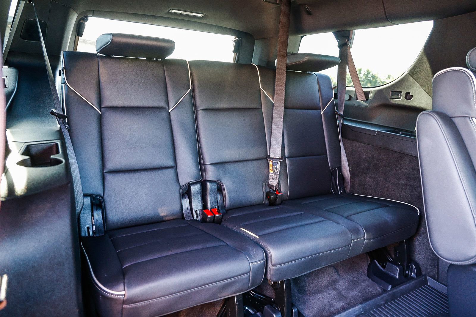 Used 2025 Cadillac Escalade ESV Premium Luxury w/ LPO, Floor Liner Package AWD/4WD image 19