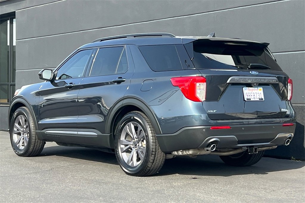 Used 2022 Ford Explorer XLT w/ Equipment Group 202A image 8