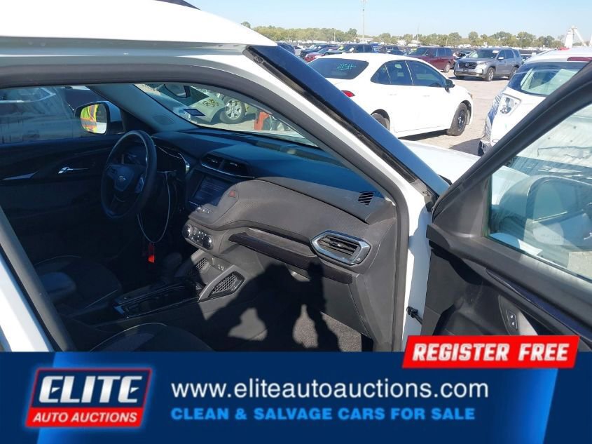 Used 2023 Chevrolet TrailBlazer LT image 9