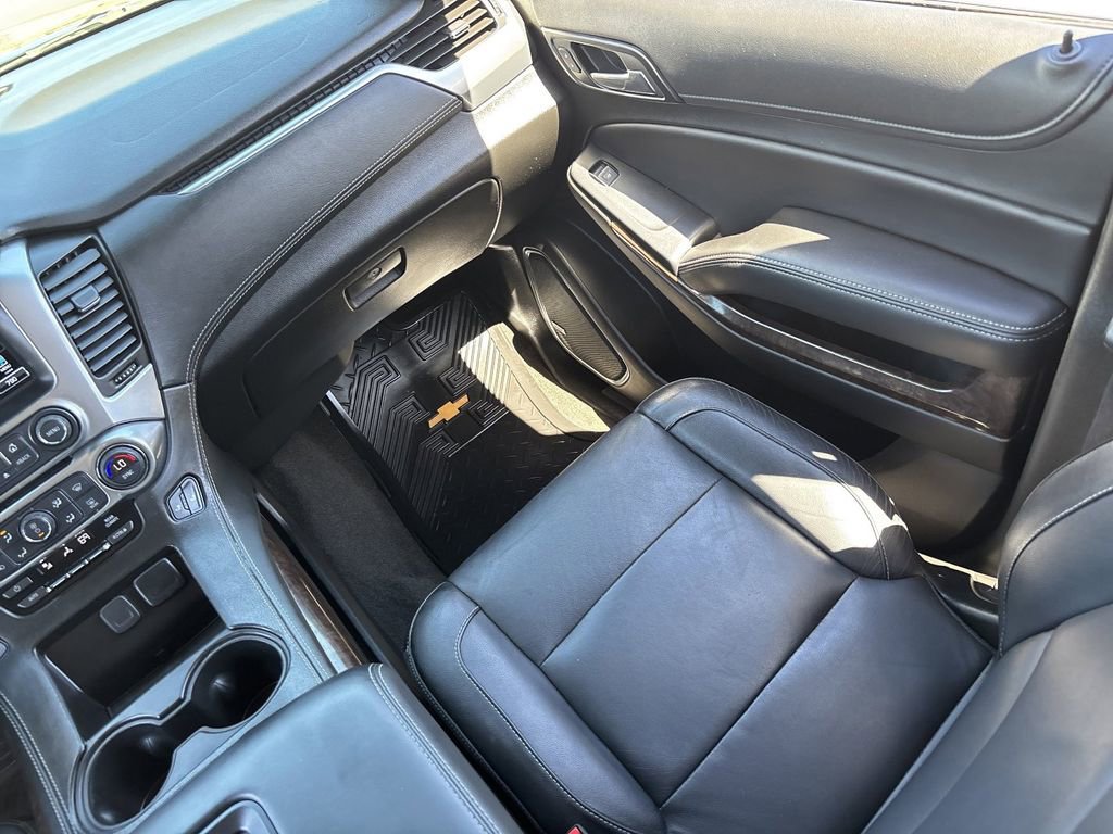 Used 2018 Chevrolet Suburban LT w/ LT Signature Package AWD/4WD image 17