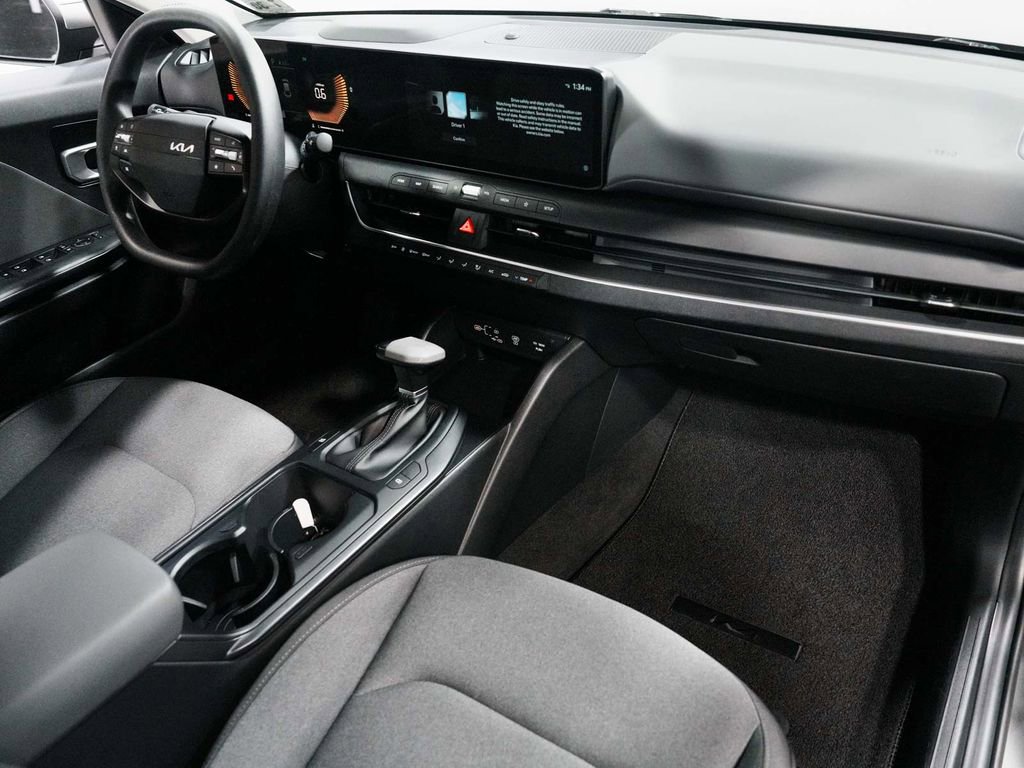 Used 2025 Kia K4 LXS image 35
