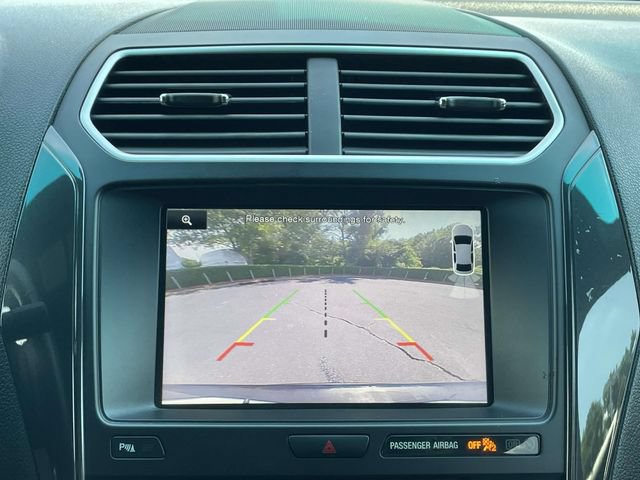 Used 2016 Ford Explorer XLT w/ Equipment Group 202A FWD image 19