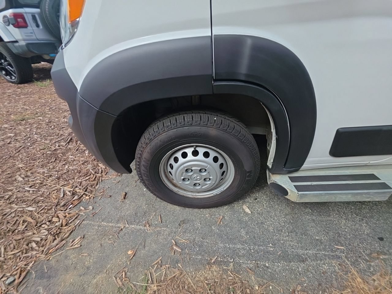 Used 2025 RAM ProMaster 2500 w/ U-Haul Equipment Group FWD image 14
