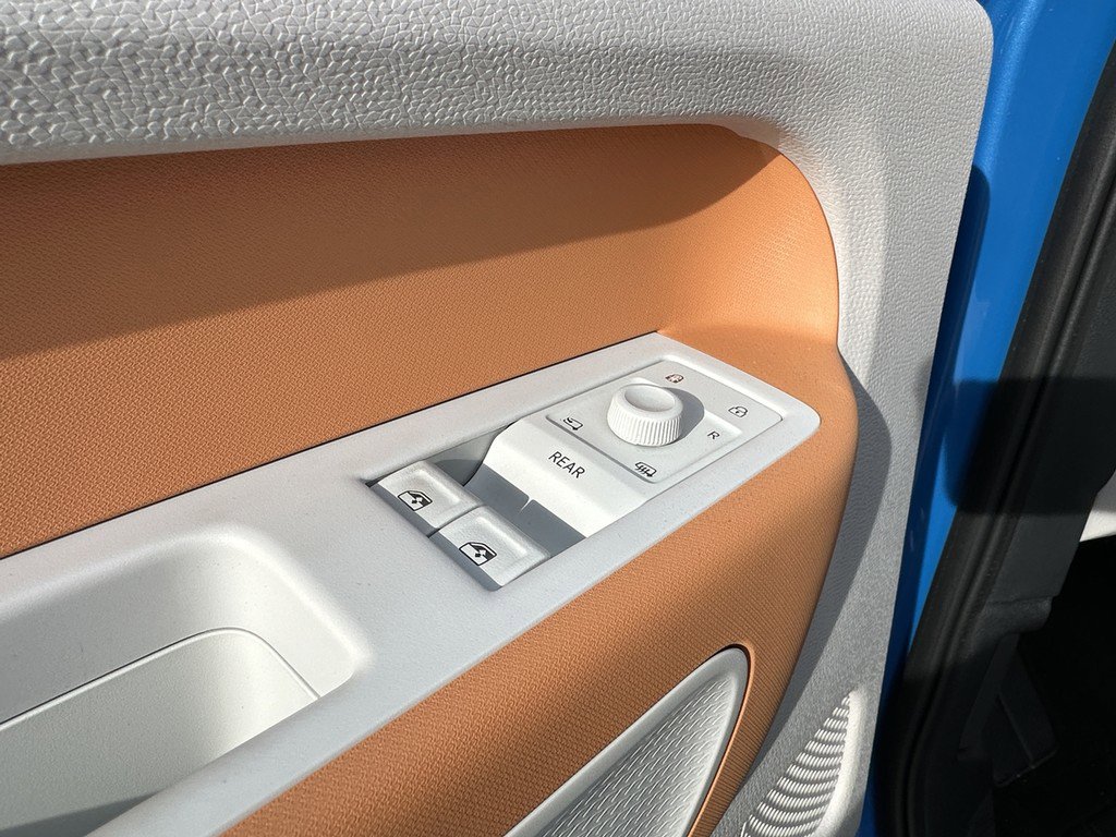 New 2025 Volkswagen ID. Buzz Pro S Plus image 19
