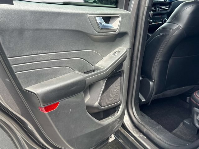 Used 2025 Ford Escape ST-Line Select AWD/4WD image 11