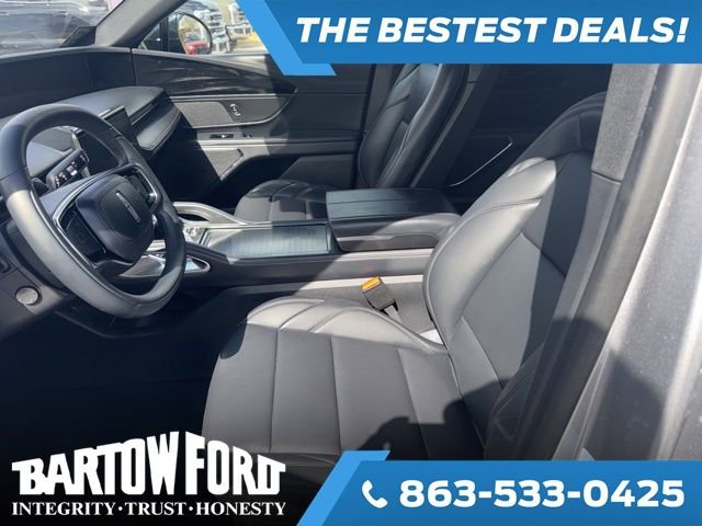 Used 2025 Lincoln Nautilus Premier w/ Jet Appearance Package image 9