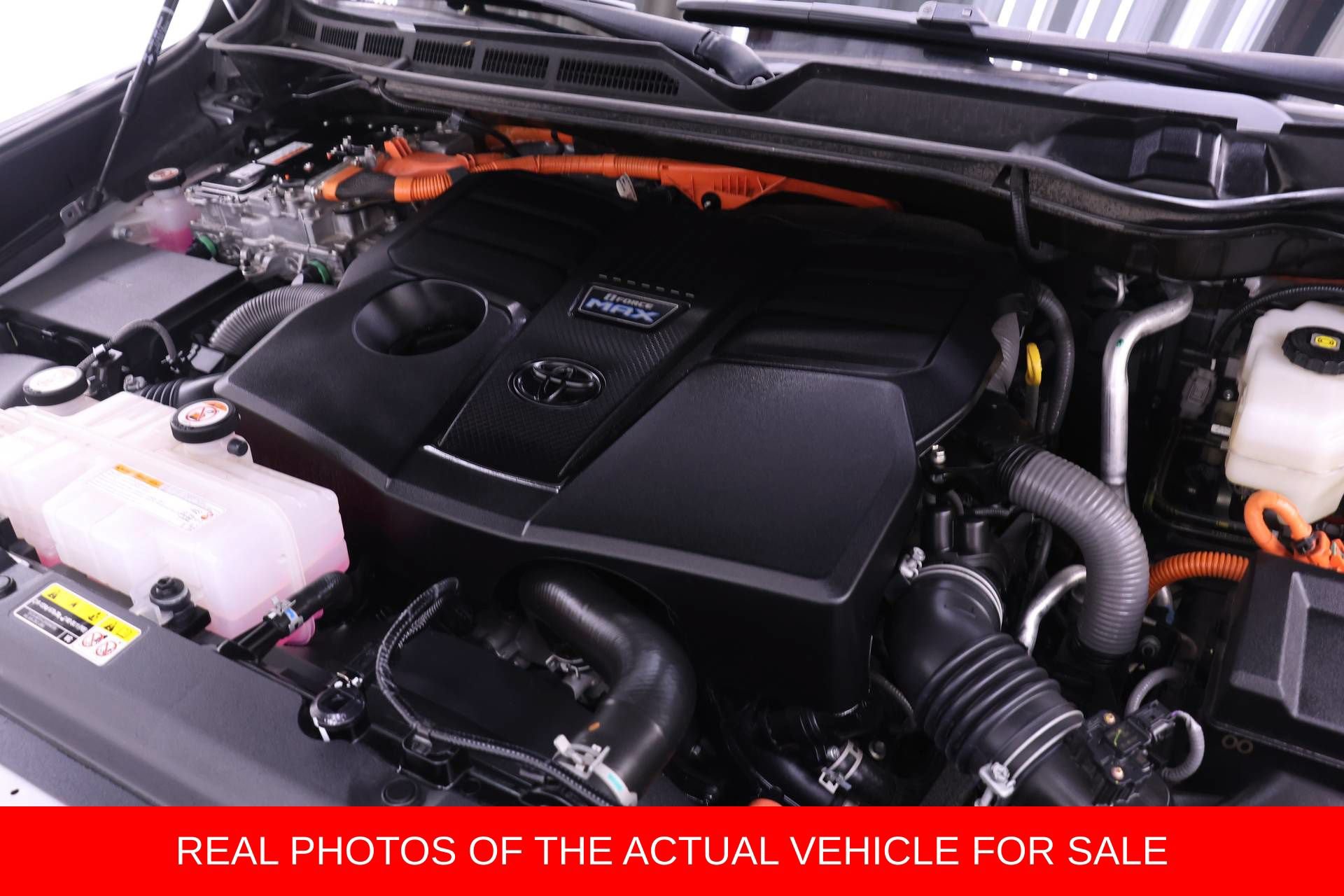 Used 2024 Toyota Tundra Limited w/ Power Package AWD/4WD image 17