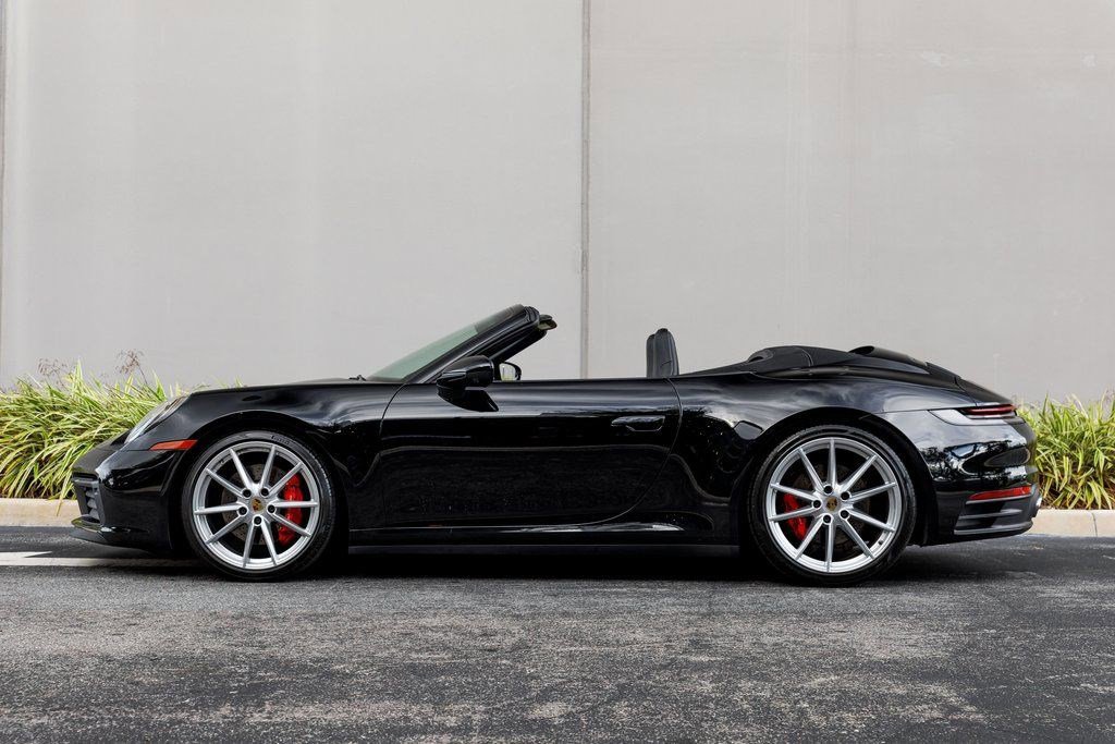 Used 2024 Porsche 911 Carrera S image 2