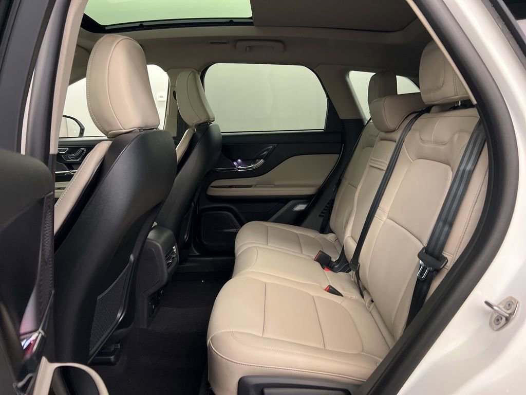 Used 2026 Lincoln Corsair Reserve AWD/4WD image 31