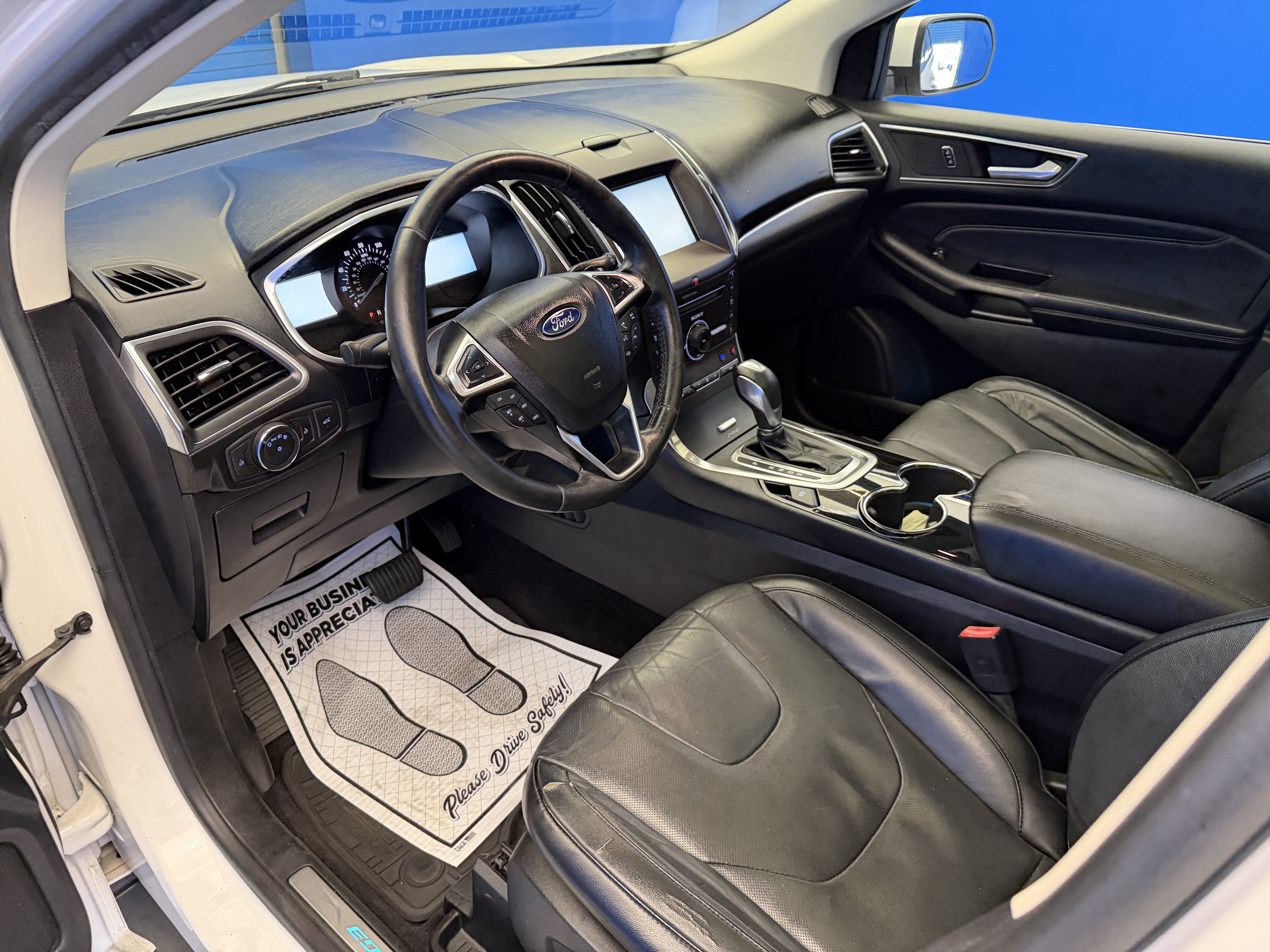 Used 2015 Ford Edge Titanium w/ Equipment Group 301A AWD/4WD image 11