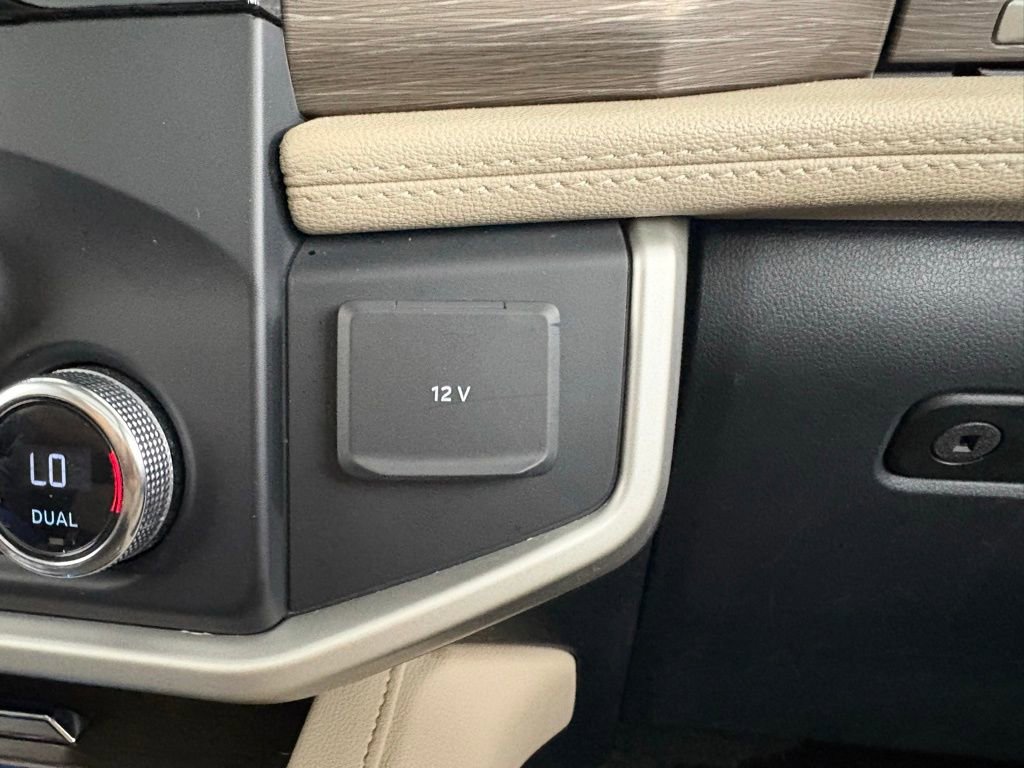 Used 2023 Ford Expedition Max Limited image 29