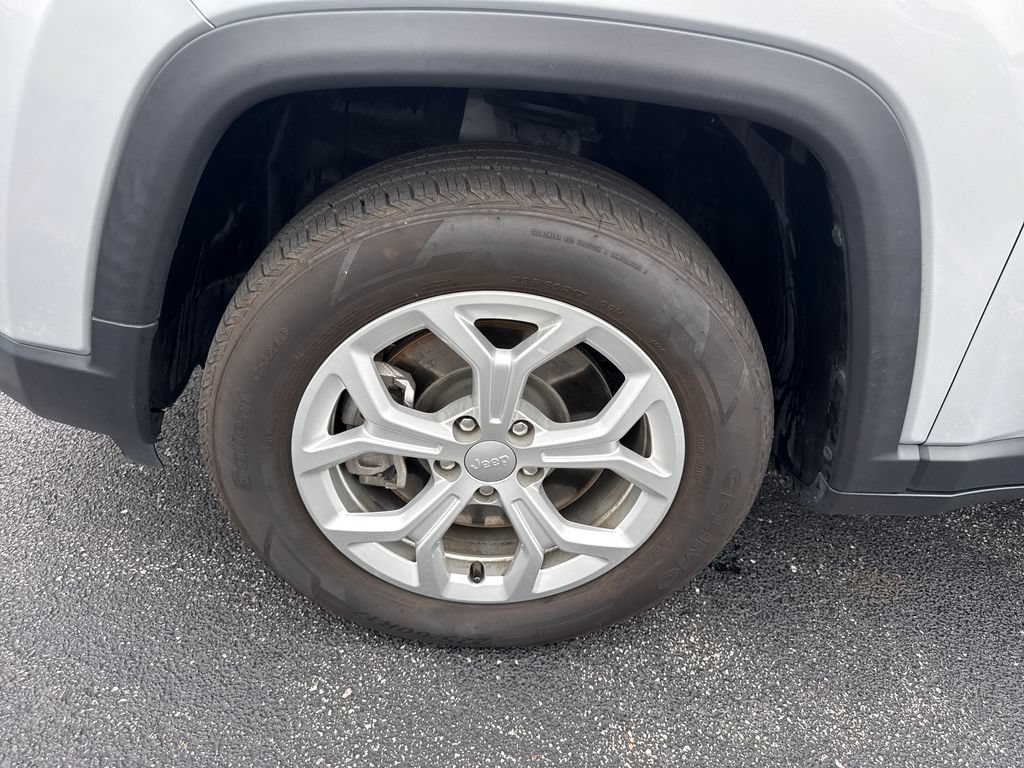 Used 2024 Jeep Compass Latitude AWD/4WD image 19