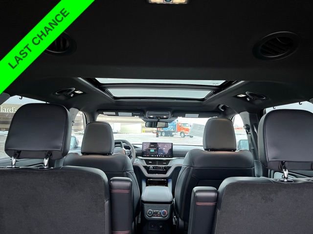 Used 2025 Ford Explorer ST-Line w/ Premium Package image 28