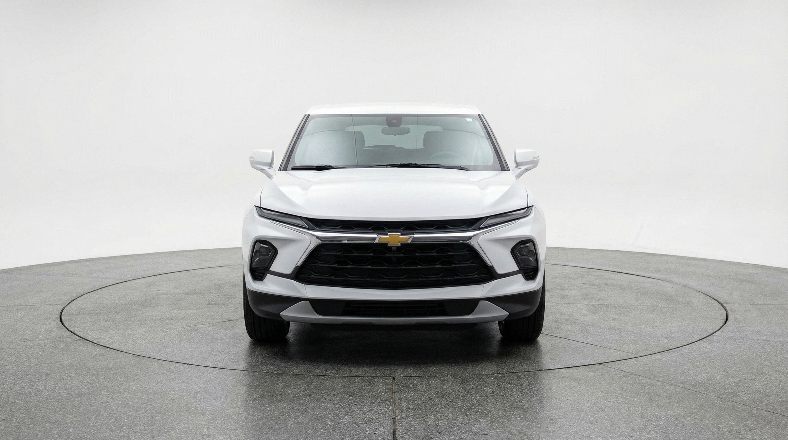 Used 2025 Chevrolet Blazer LT image 2