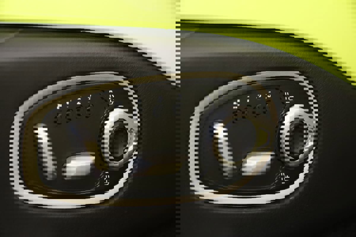 Used 2019 Aston Martin V8 Vantage Coupe RWD image 16