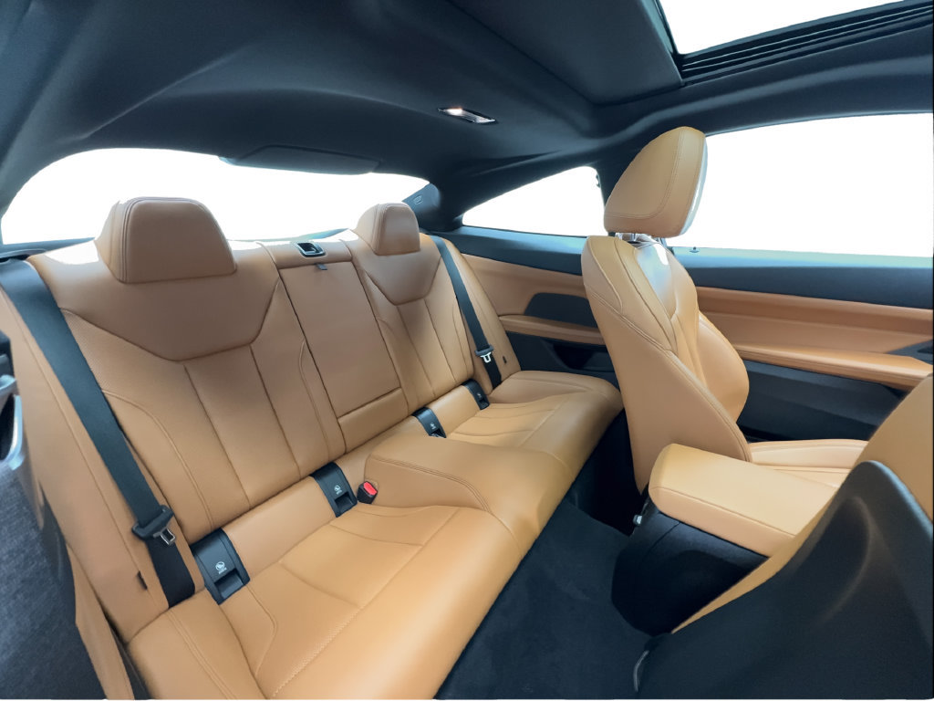 Used 2024 BMW M440i Coupe RWD image 32