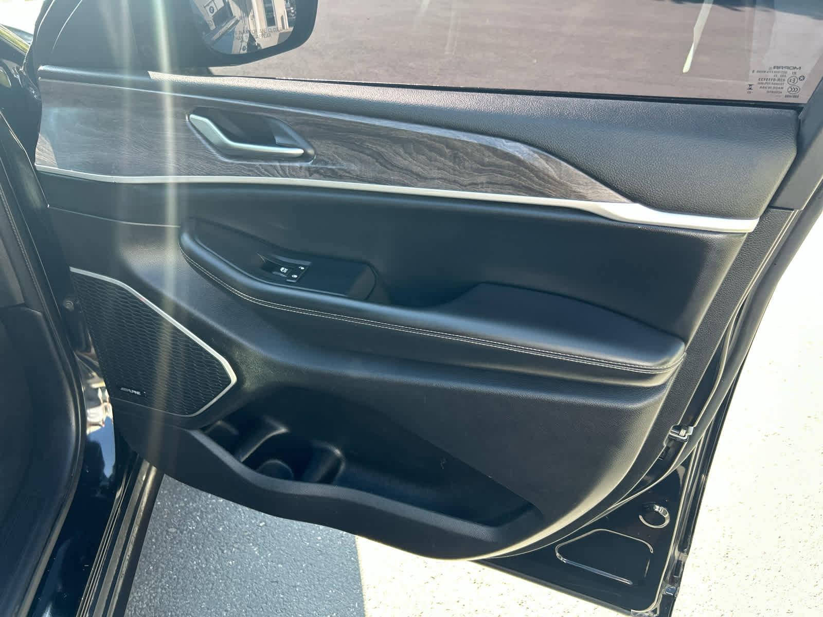 Used 2023 Jeep Grand Cherokee 4WD 4xe image 15