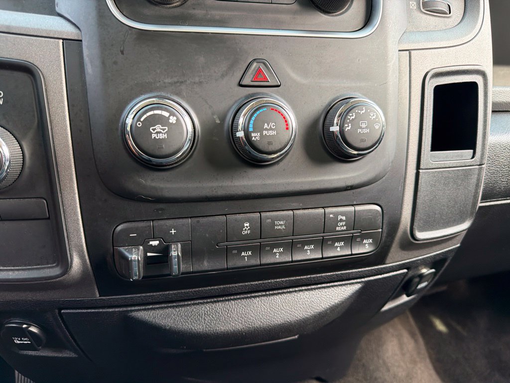 Used 2018 RAM 2500 Tradesman w/ Chrome Appearance Group AWD/4WD image 11