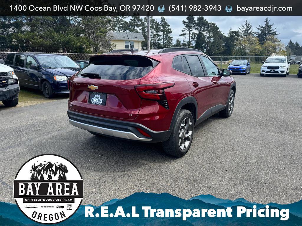 Used 2025 Chevrolet Trax LT image 6