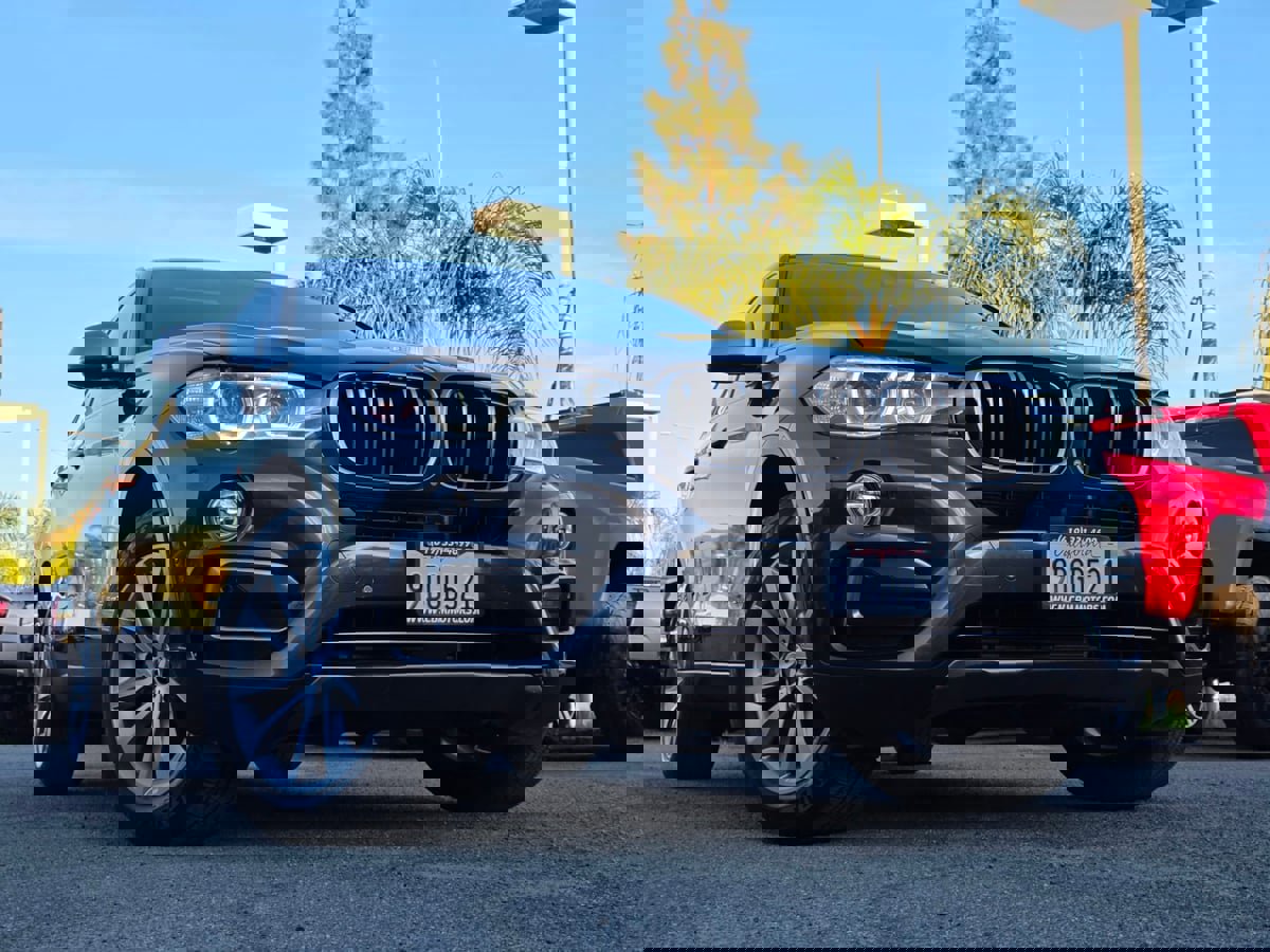 Used 2019 BMW X6 sDrive35i w/ Premium Package image 2