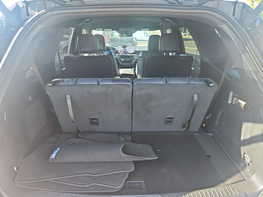 Used 2025 Ford Explorer ST-Line w/ Premium Package RWD image 8