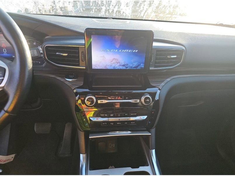 Used 2022 Ford Explorer Limited w/ Equipment Group 301A image 26