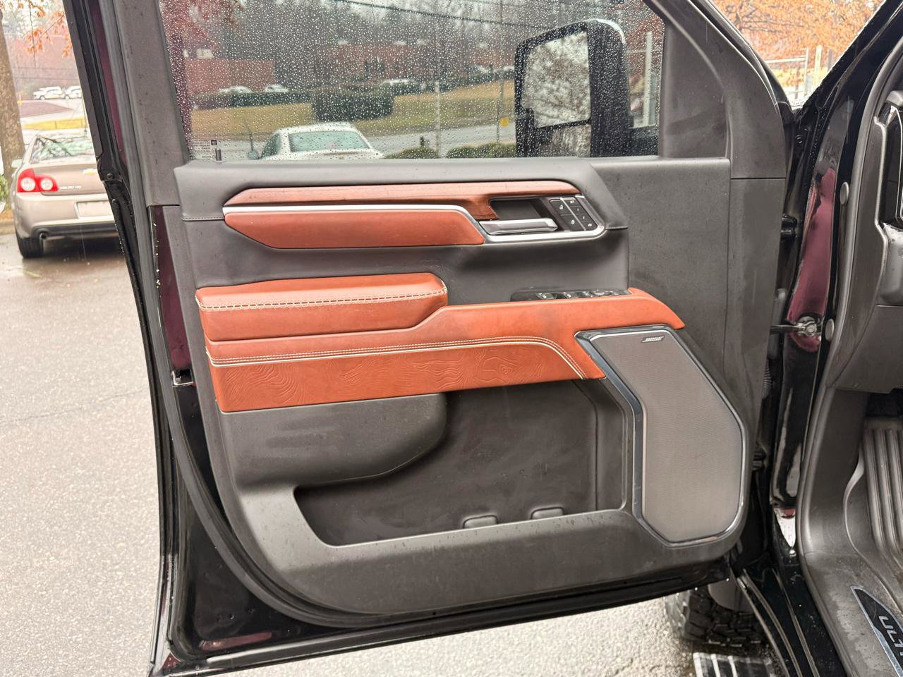 Used 2024 GMC Sierra 3500 Denali Ultimate AWD/4WD image 11