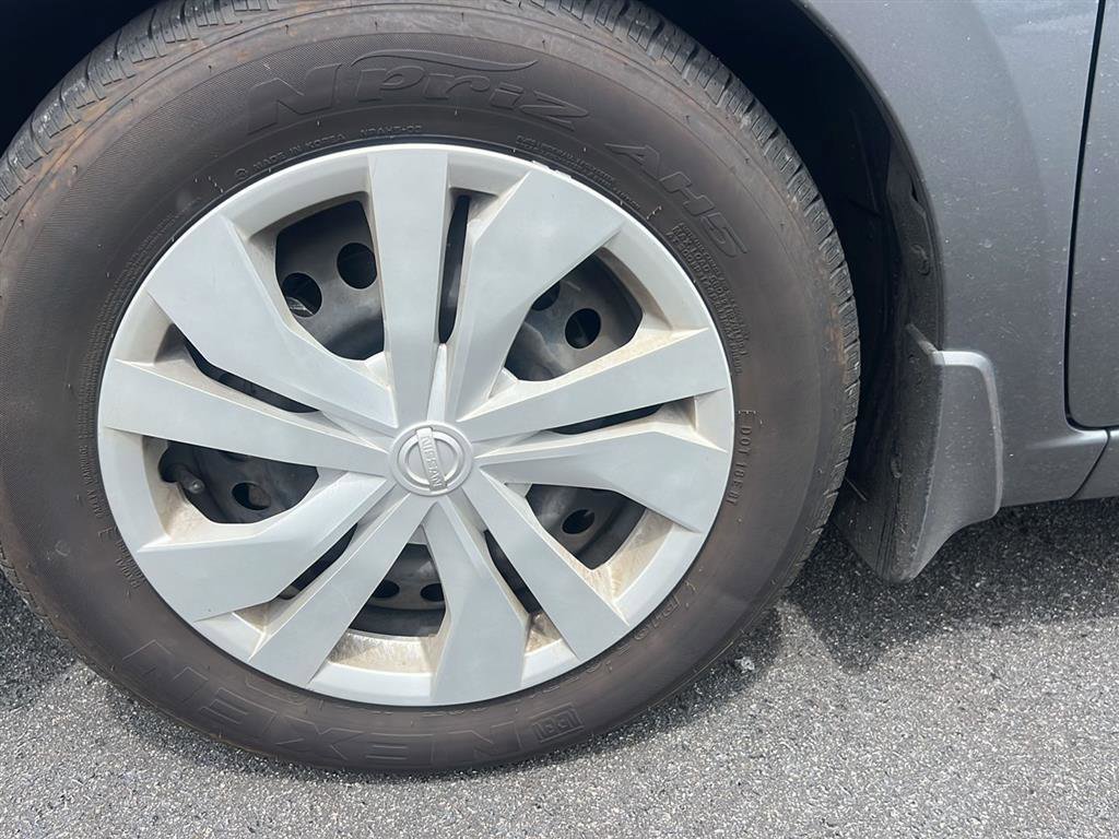 Certified 2022 Nissan Versa S FWD image 11