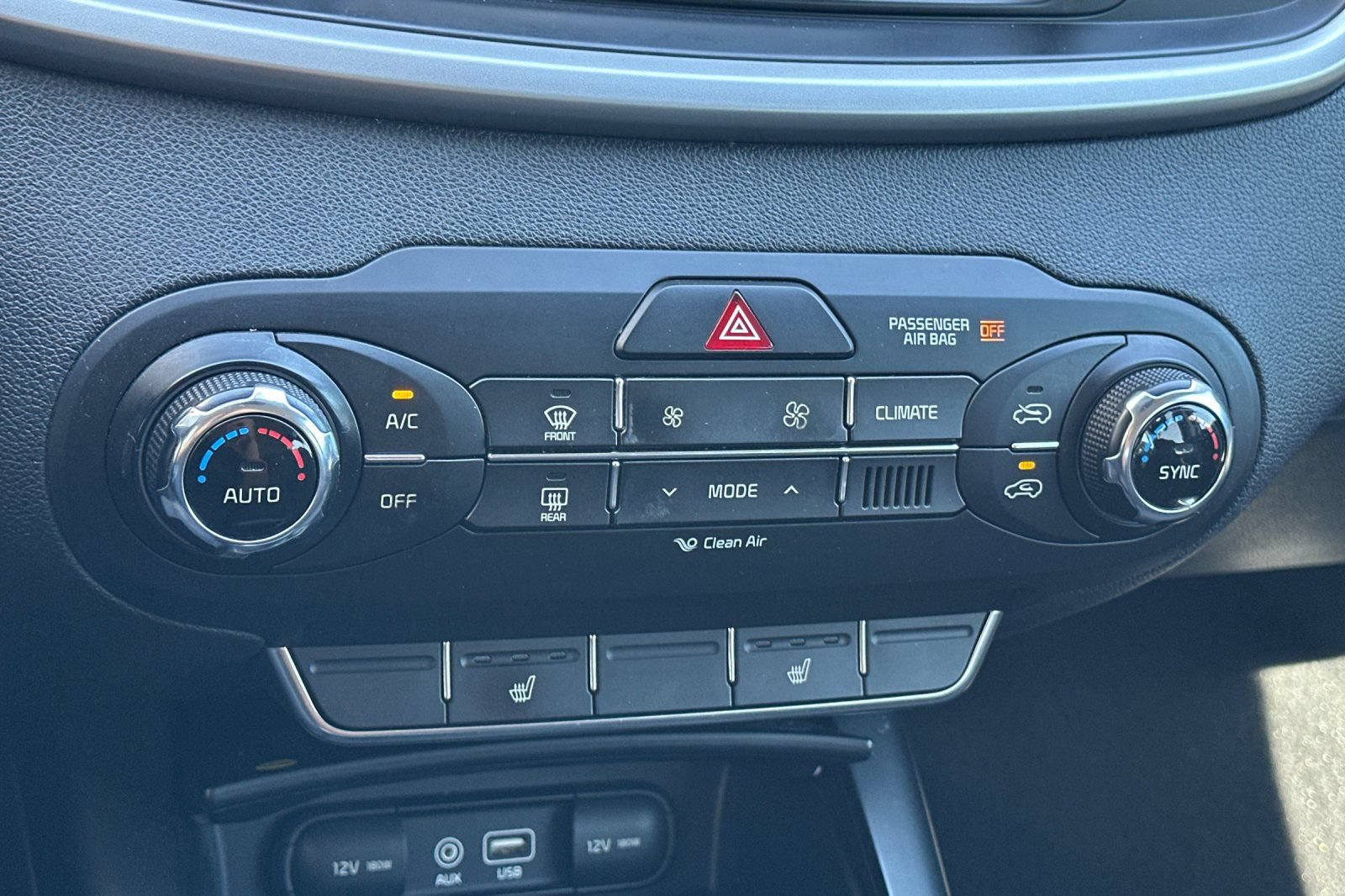 Used 2017 Kia Sorento FWD w/ LX Convenience Package image 23
