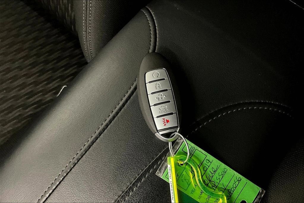 Used 2019 Nissan Rogue SV image 34