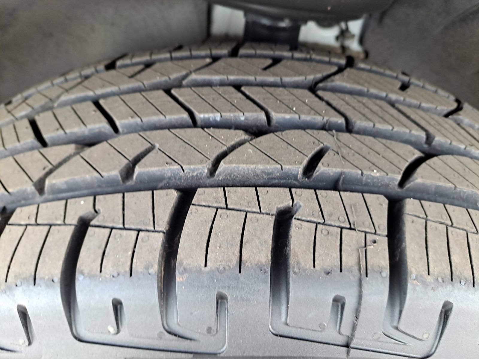 Used 2023 GMC Acadia SLT image 11