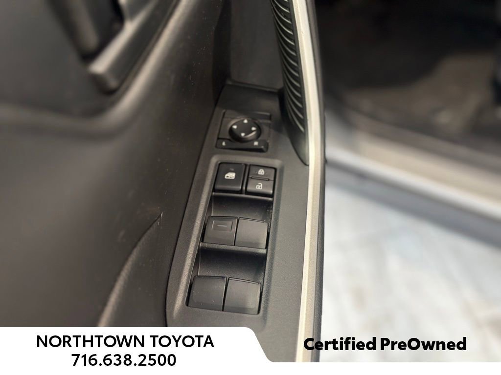 Used 2021 Toyota RAV4 LE image 26