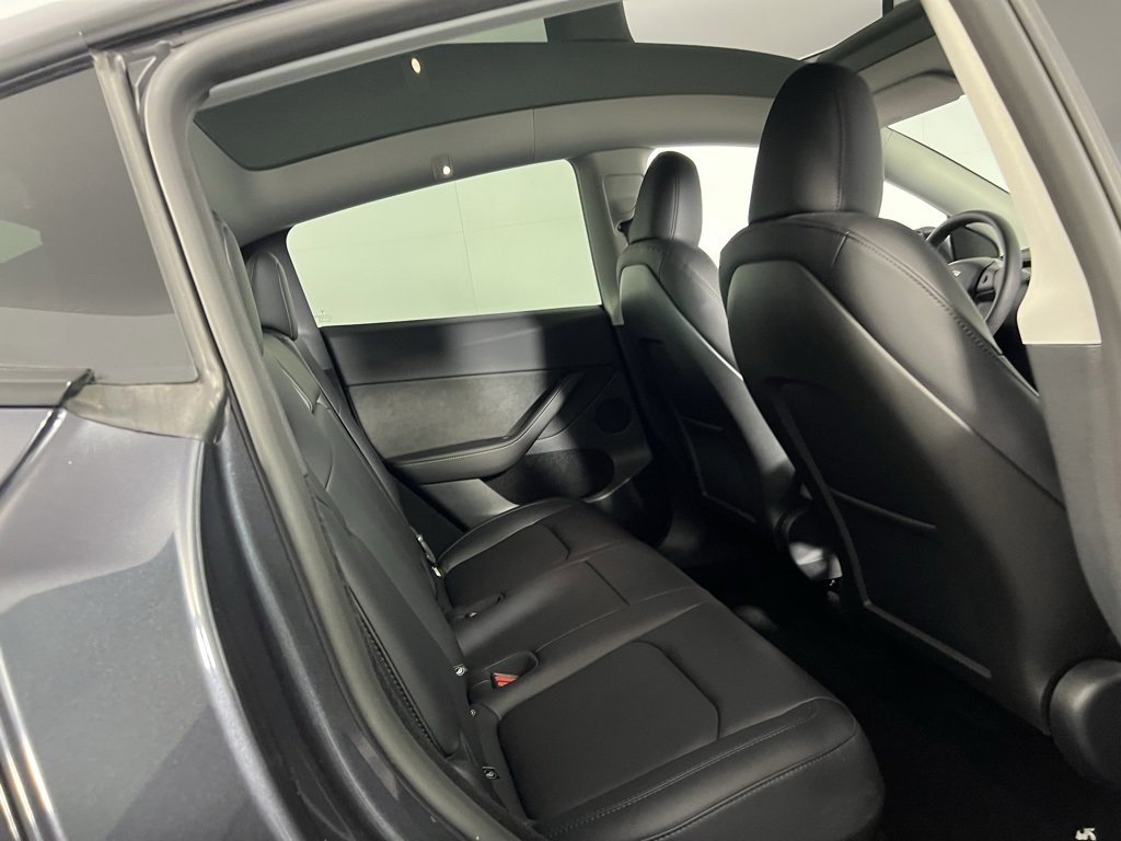 Used 2025 Tesla Model Y Long Range image 30