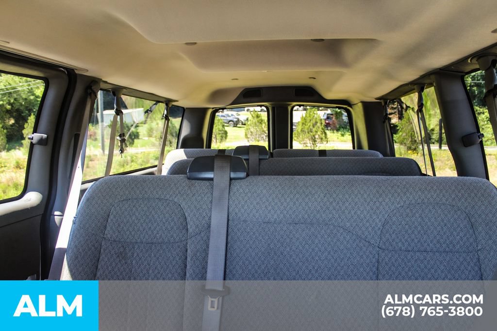 Used 2025 Chevrolet Express 3500 LT w/ LT Preferred Equipment Group RWD image 18