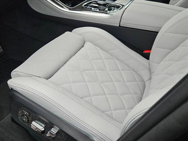 New 2026 BMW X5 M60i image 4