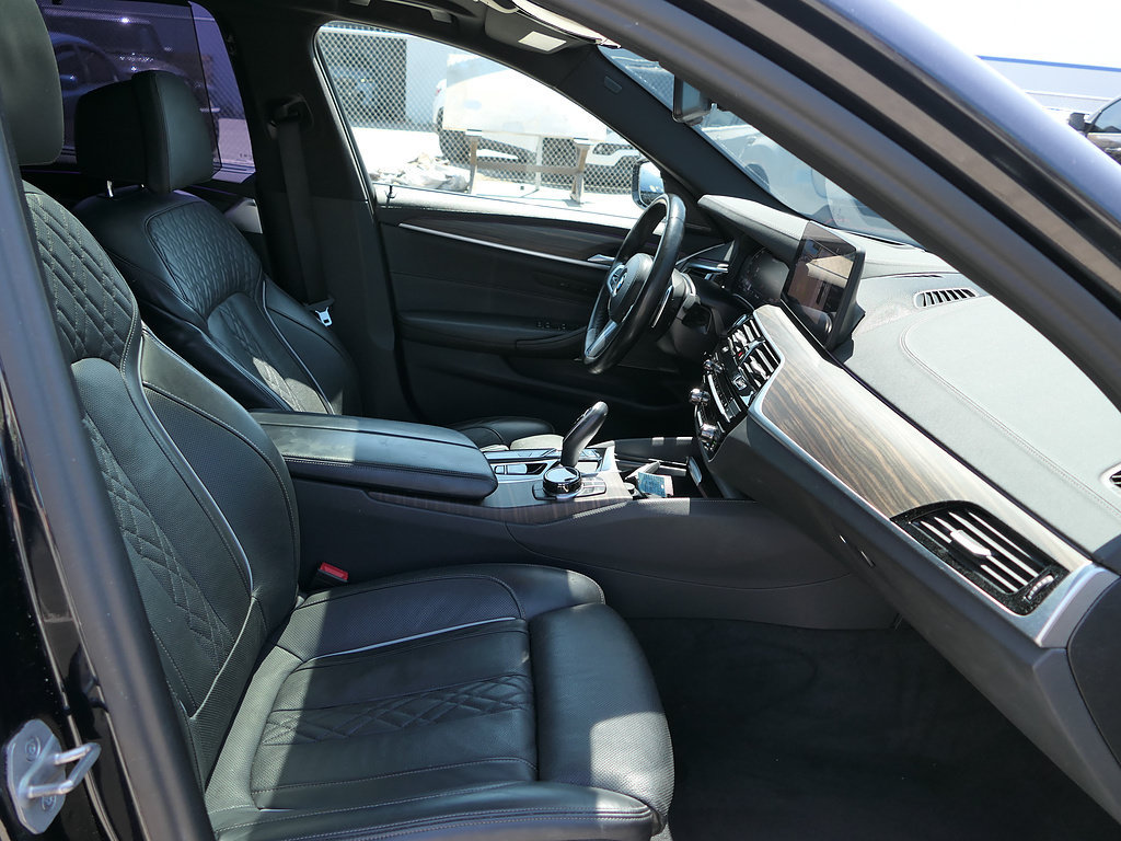 Used 2023 BMW M550i xDrive w/ Executive Package AWD/4WD image 30