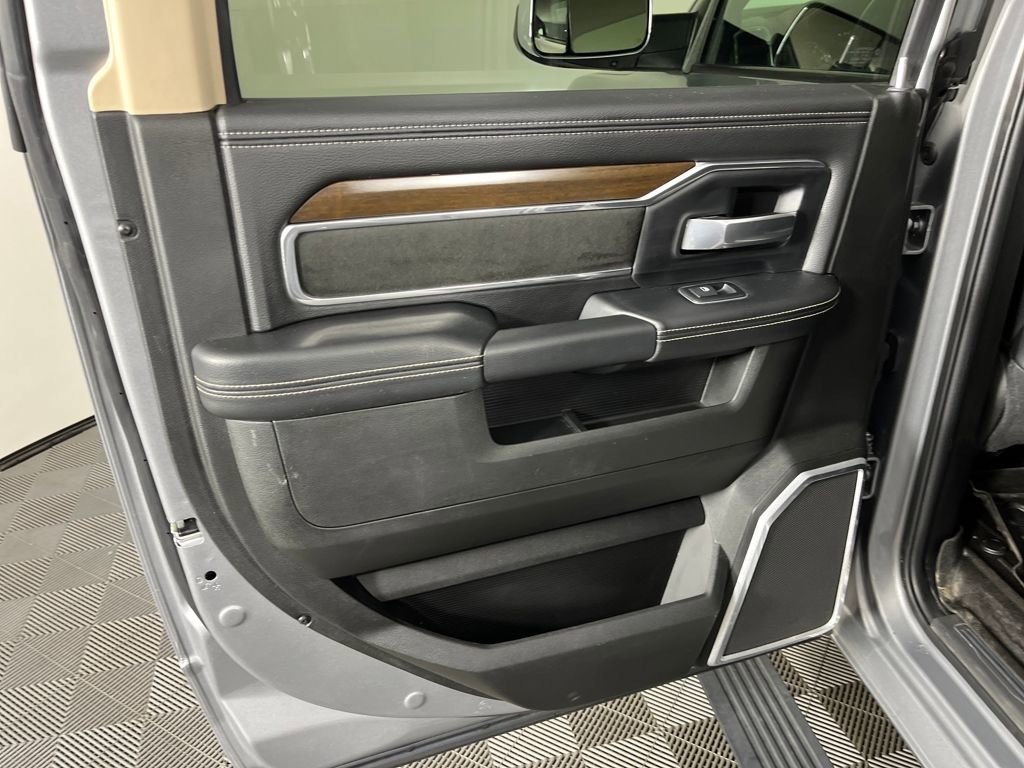Used 2022 RAM 3500 Laramie AWD/4WD image 12