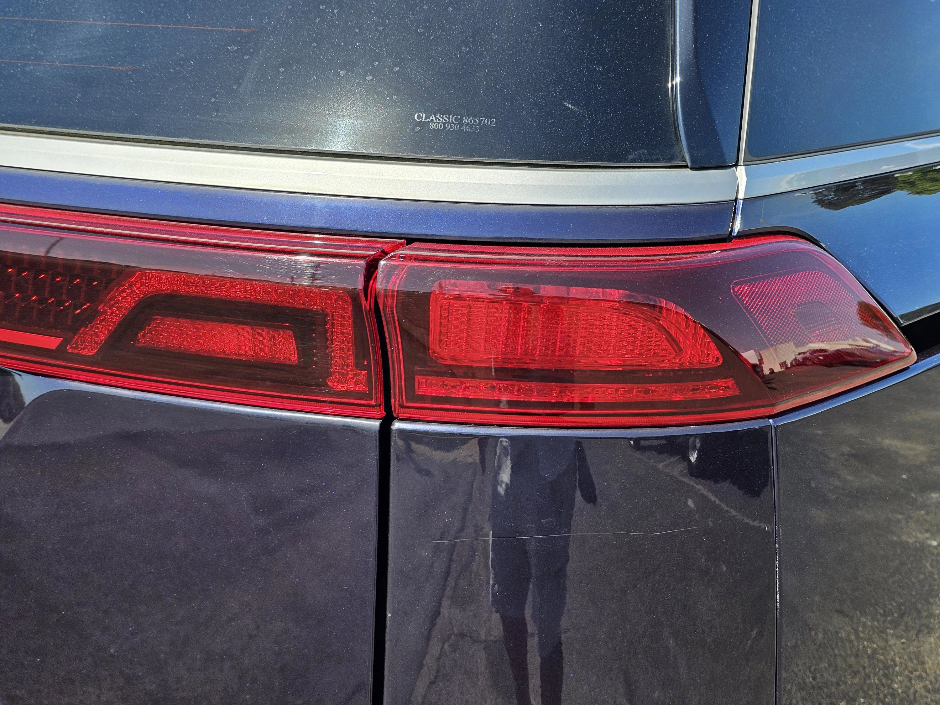 Used 2023 Kia Carnival LX image 9