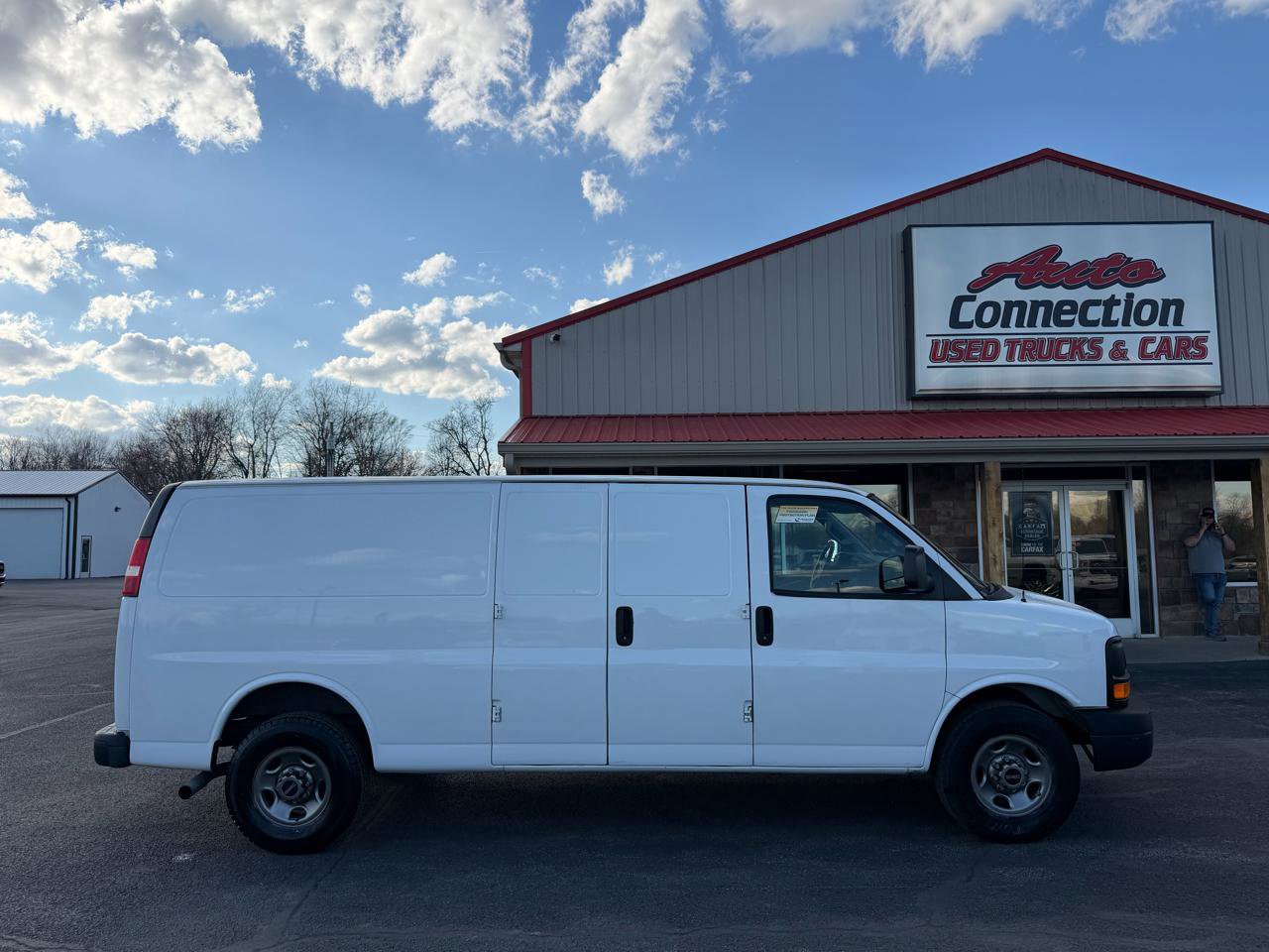 Used 2017 GMC Savana 2500 Extended image 3