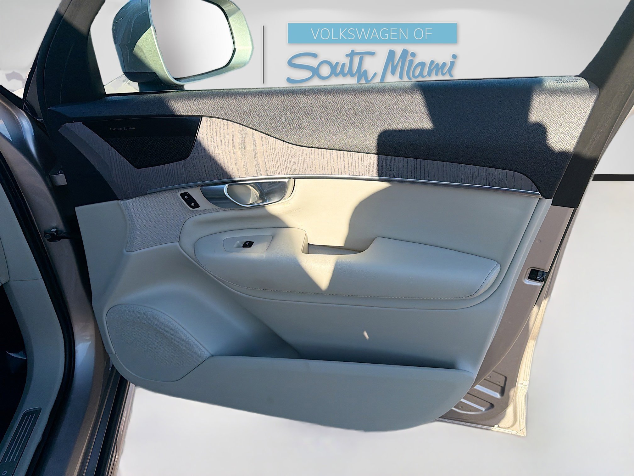 Used 2023 Volvo XC90 B6 Plus w/ Protection Package Premier image 34