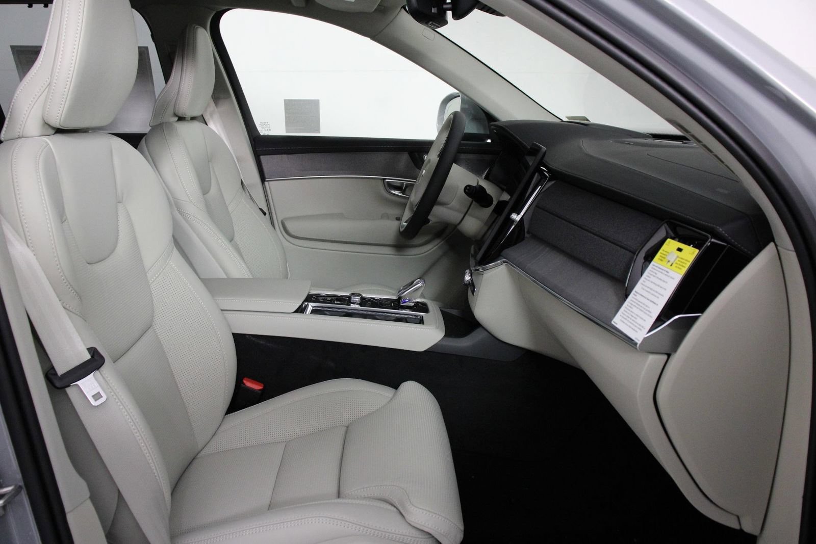 New 2026 Volvo XC90 B6 Ultra w/ Protection Package AWD/4WD image 10
