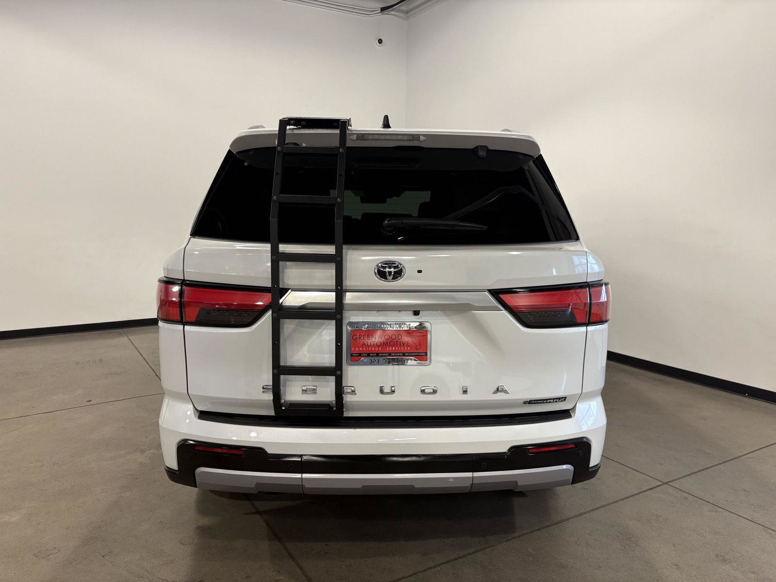 Used 2025 Toyota Sequoia Capstone AWD/4WD image 8