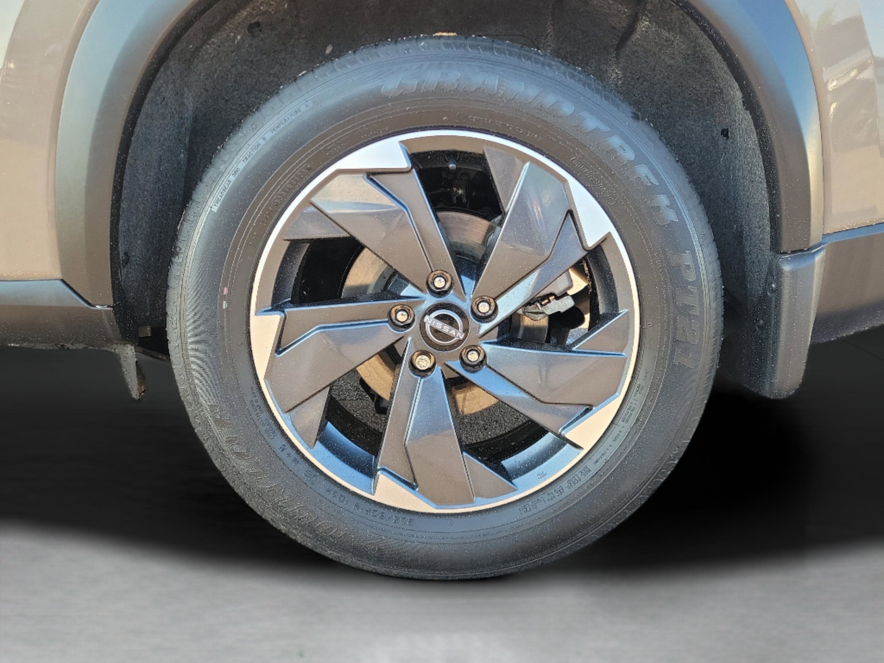 Certified 2024 Nissan Rogue SV image 7