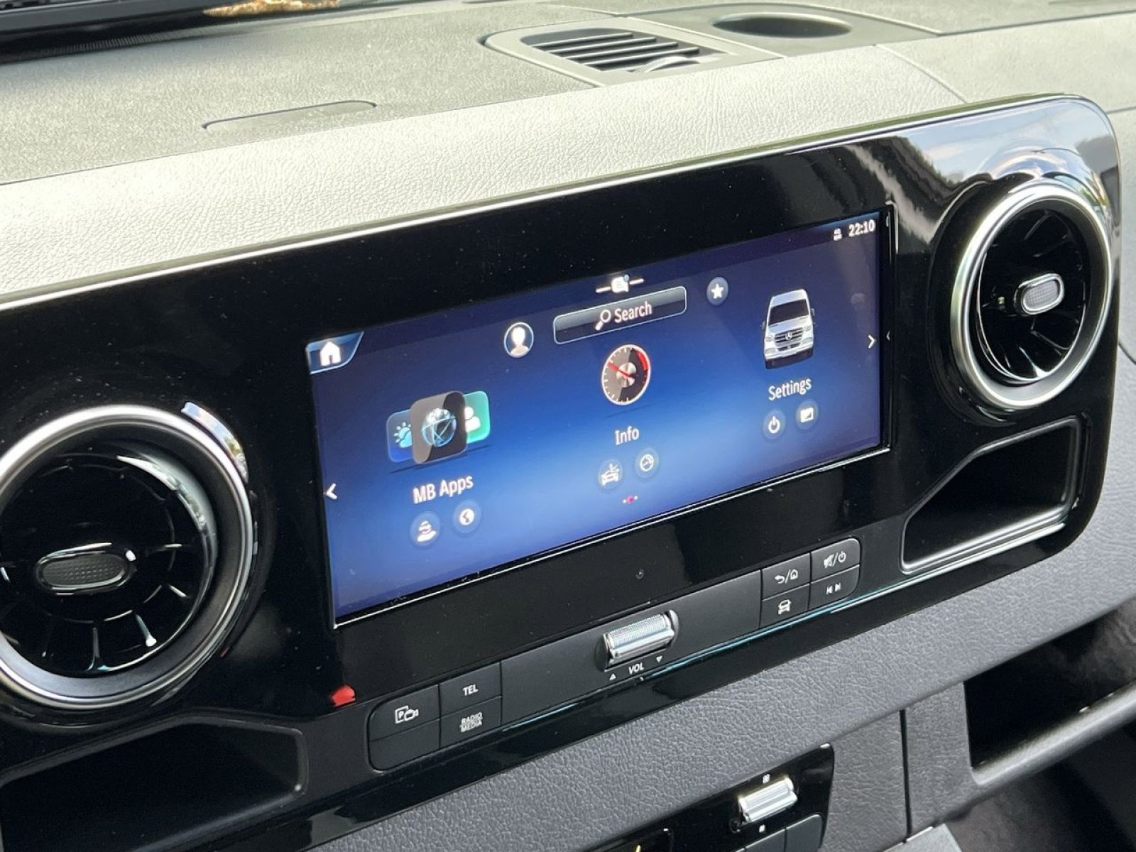 New 2025 Mercedes-Benz Sprinter 2500 image 18